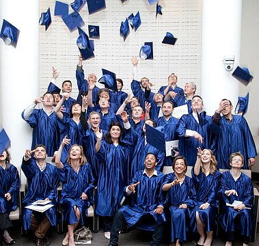Photo de remise de diplôme du Master Management global en formation continue (Dauphine Executive Education, Université Paris Dauphine-PSL)