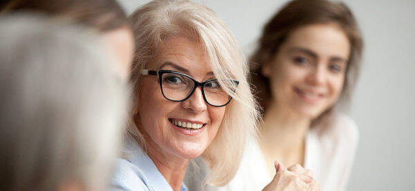 Etudiants qui discutent des débouchés des formations continue